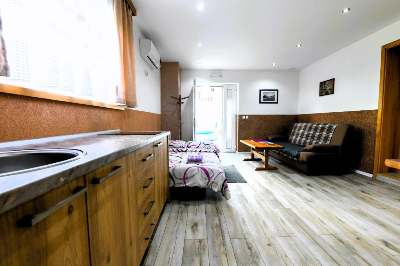 Apartman Jakov Rakovica Exterior photo